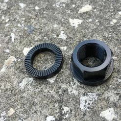 Redline 15mm Thru Nut And Spacer-Black Hubs