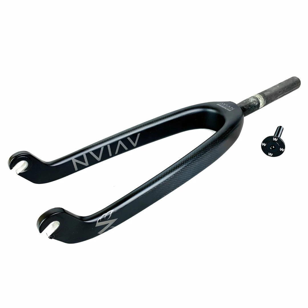 Avian X Stay Strong Versus Youth Carbon Fork COMPONENTS 2 Avian X Stay Strong Versus Youth Carbon Fork COMPONENTS