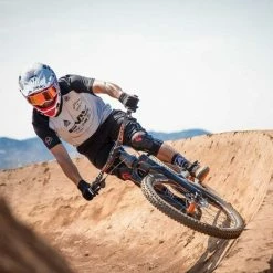 G-Form E-Line Knee Guard 8 G-Form E-Line Knee Guard