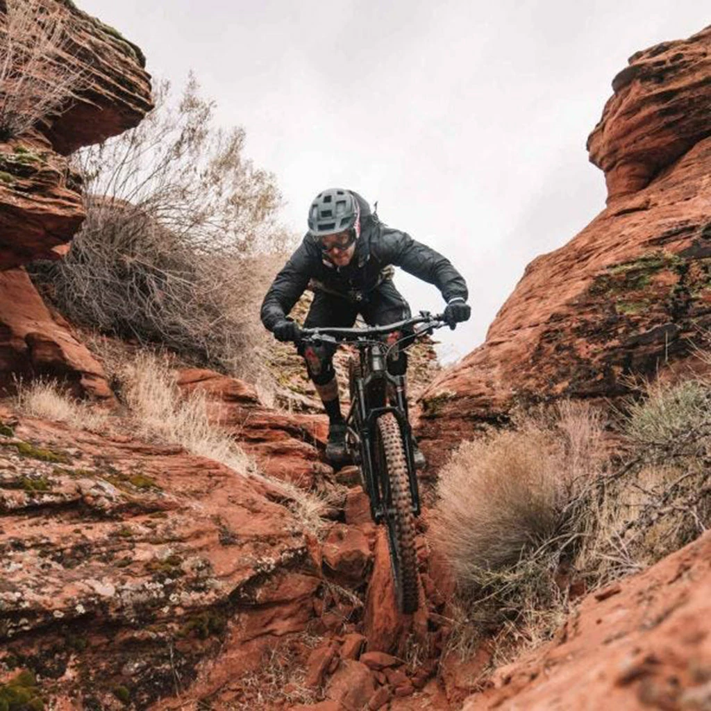 G-Form E-Line Knee Guard 4 G-Form E-Line Knee Guard