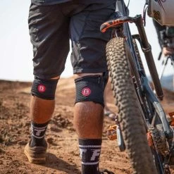 G-Form E-Line Knee Guard 10 G-Form E-Line Knee Guard