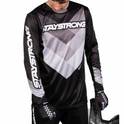 Stay Strong Chevron Jersey-Black