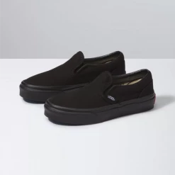 Vans Classic Slip-On Kids Shoe-Black/Black