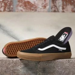 Vans Old Skool Shoes-Black/Gum
