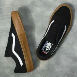 Vans Old Skool Shoes-Black/Gum