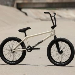 BIKES Sunday Soundwave Special FC RHD 21"TT BMX Freestyle Bike-Gloss Classic White